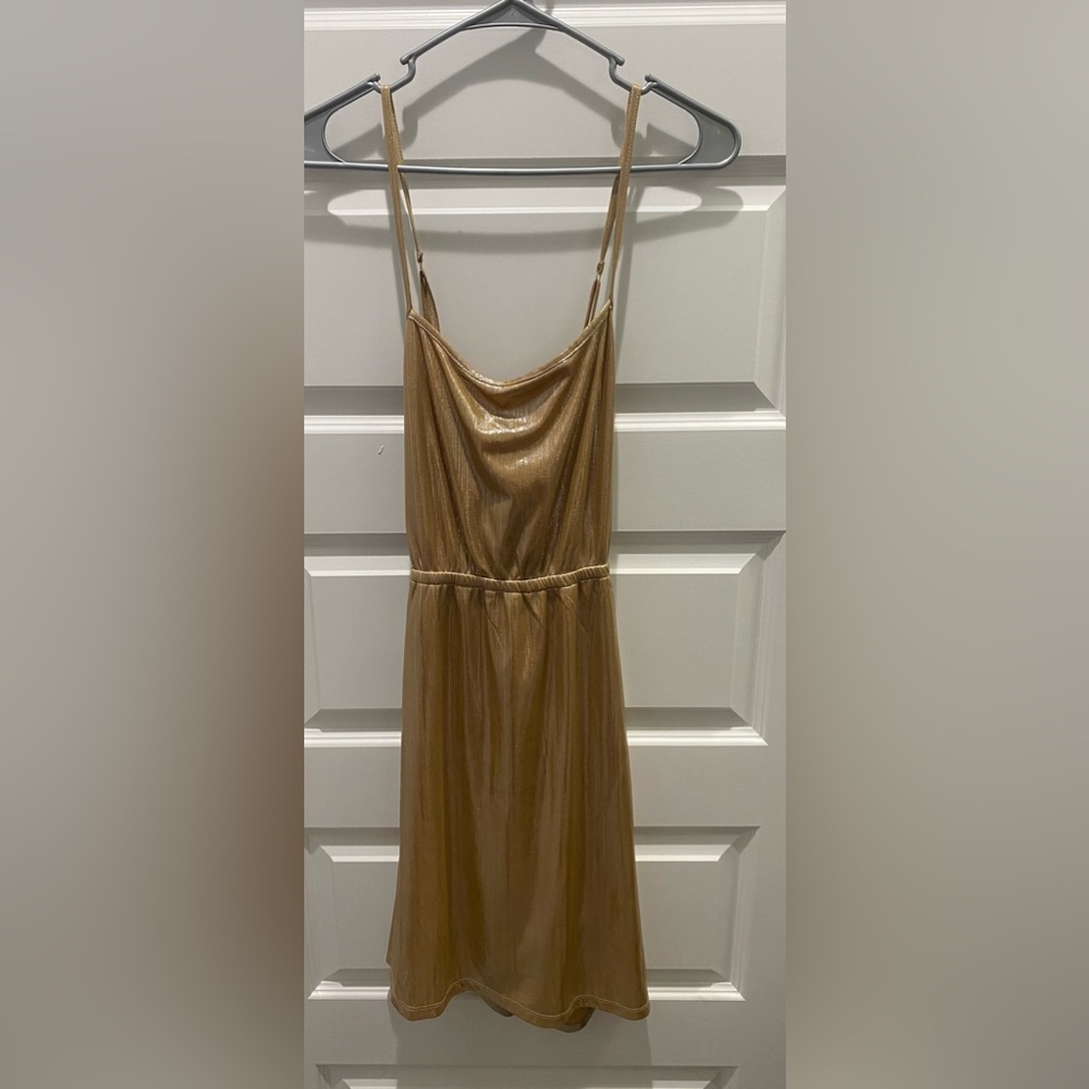 NWT Wild Blue Sadie Robertson Dress Gold Shimmer Size Large Asymmetrical